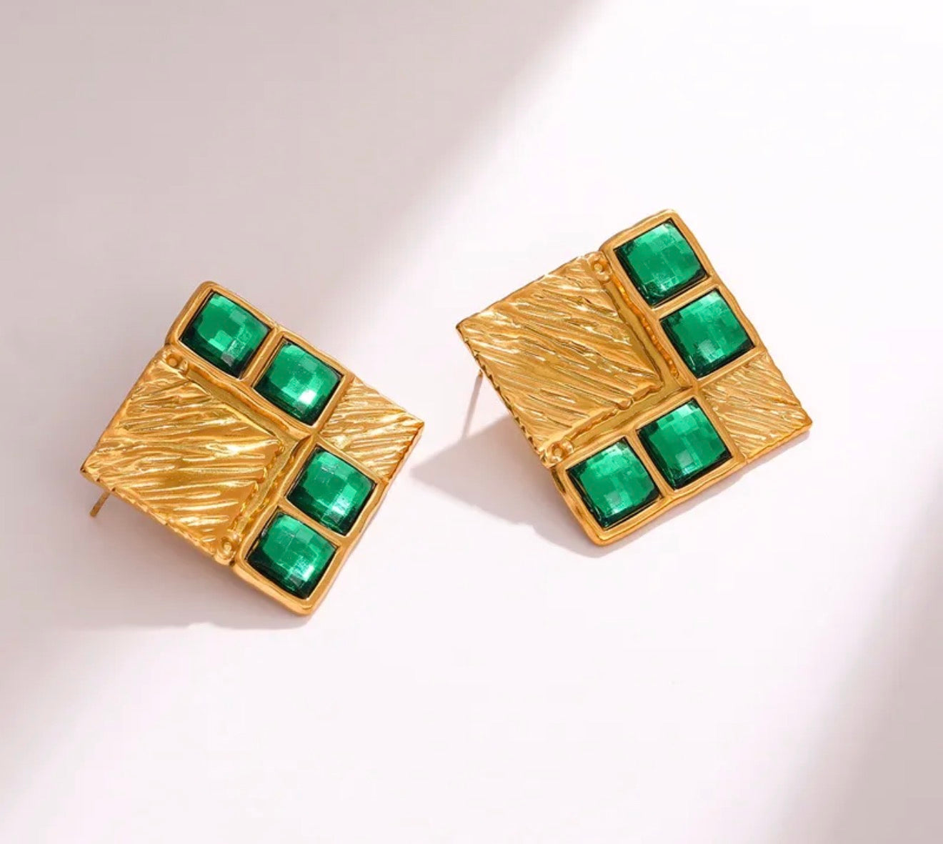 Aretes verde