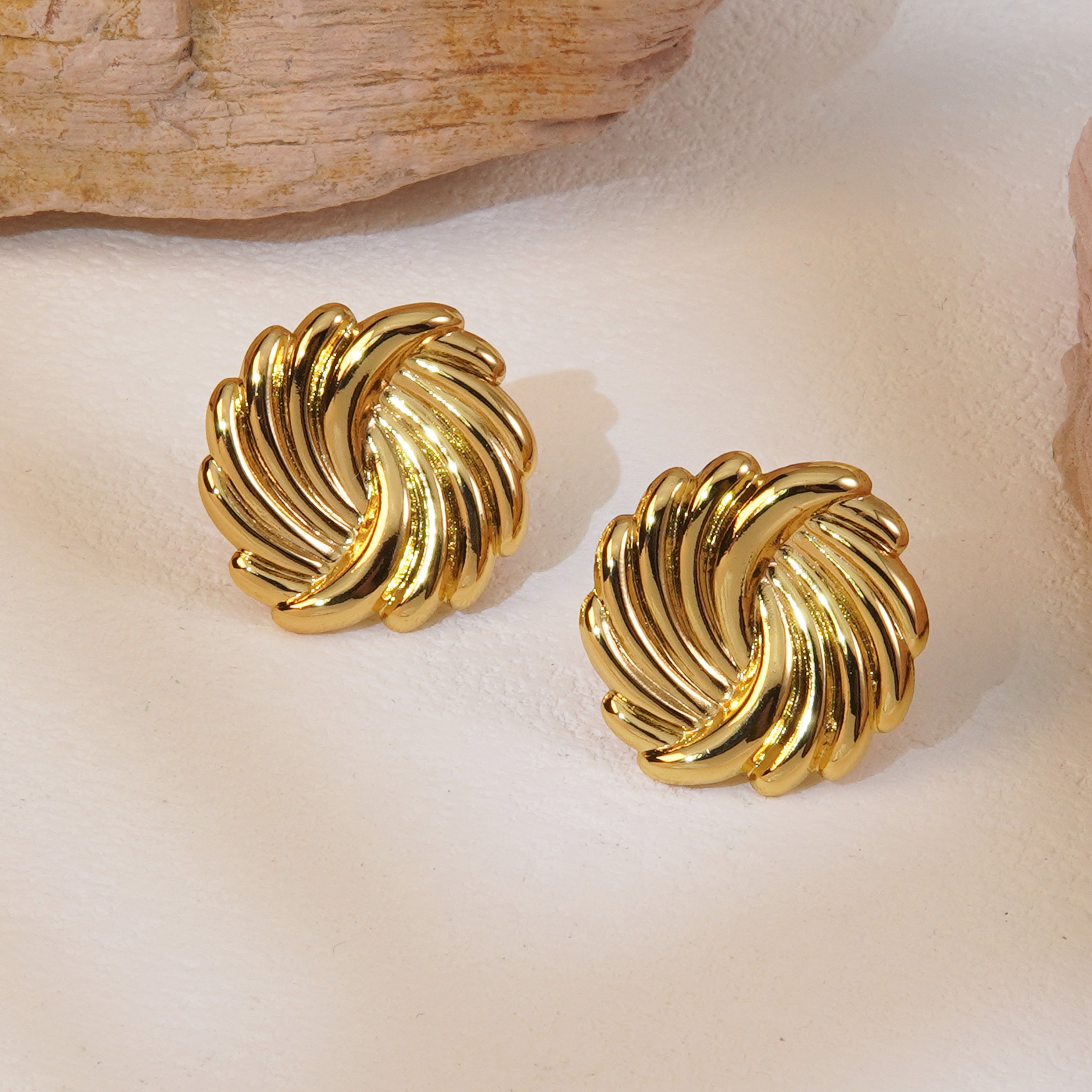 Aretes