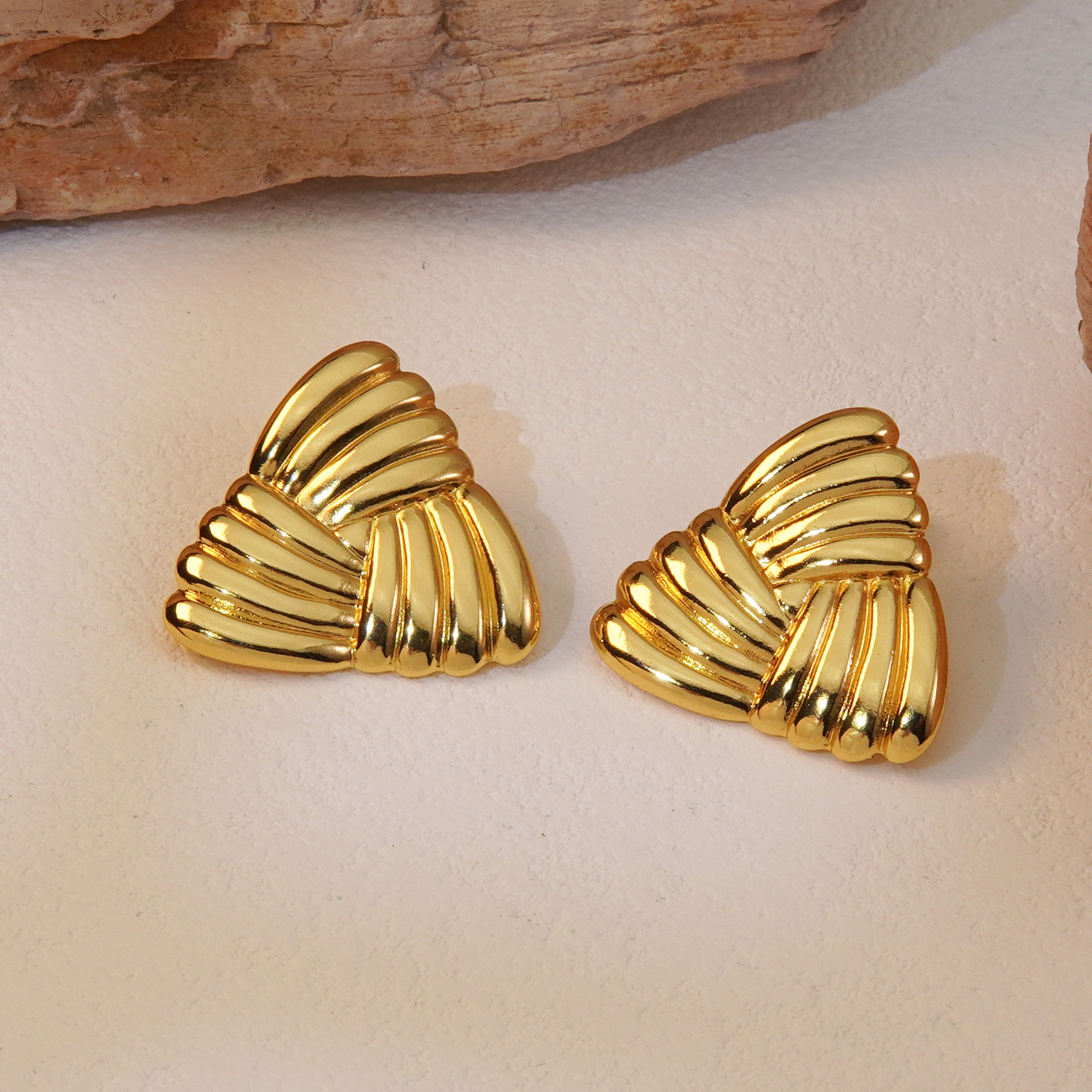 Aretes