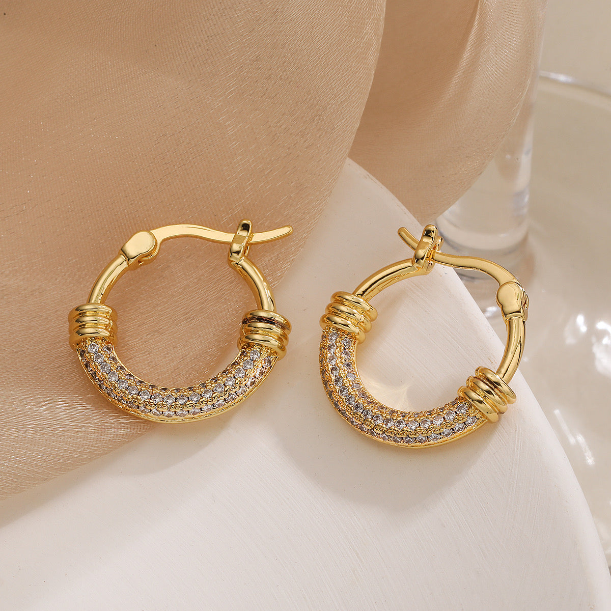 Argollas brillantes trendy